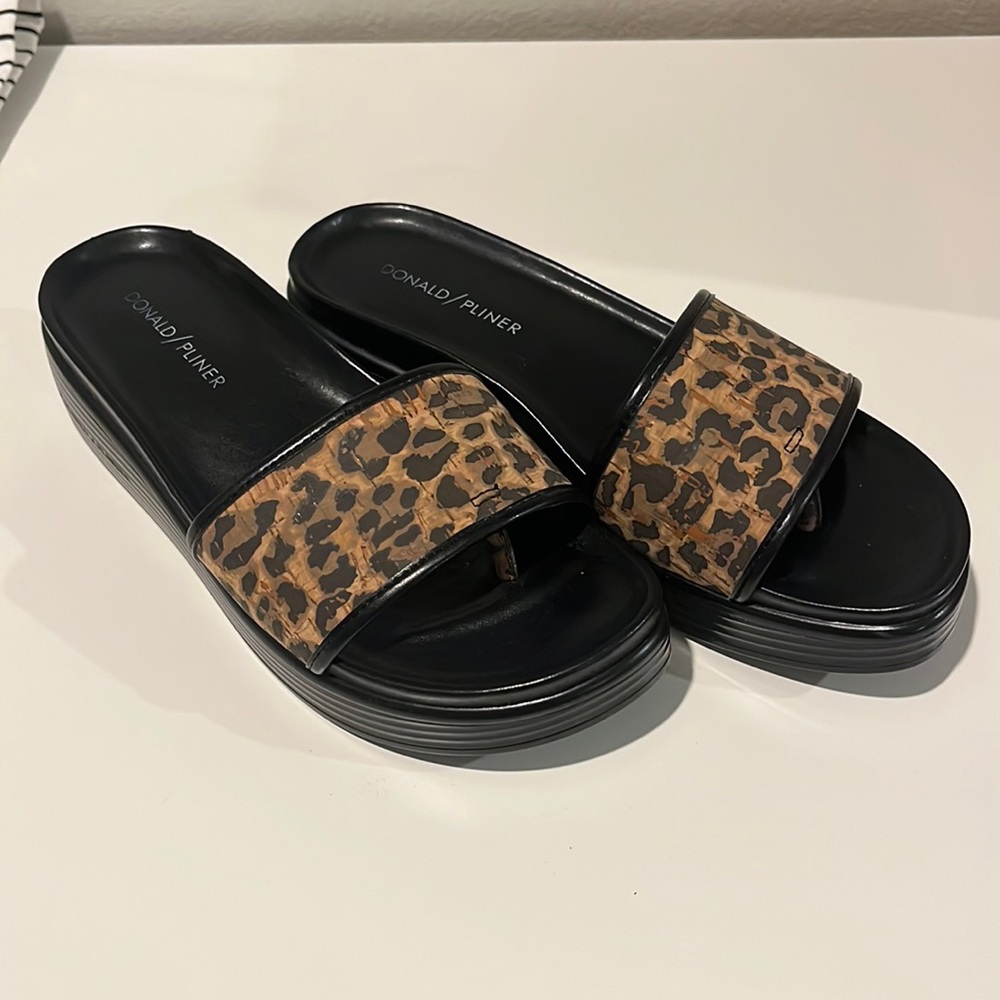 Donald Pliner Platform sandals